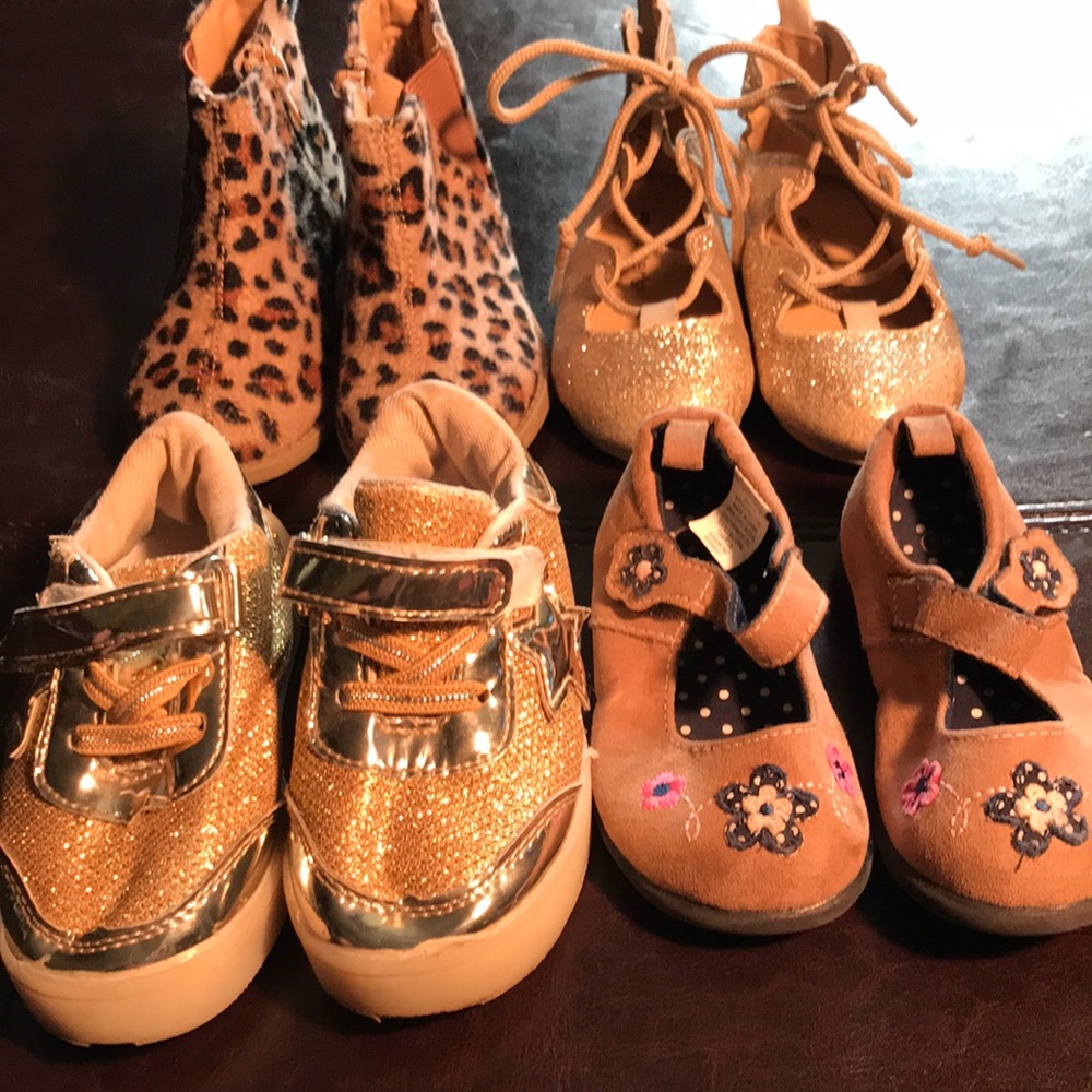 Four pair of girls size 5 toddler
